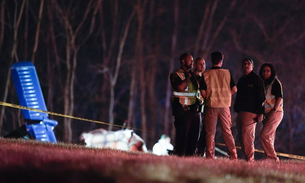 3 children among the 5 dead in small plane crash near Nashville highway